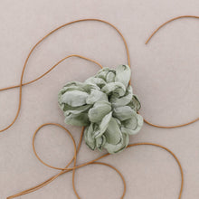 Cargar imagen en el visor de la galería, CHOKER FLOR GASA