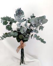 Cargar imagen en el visor de la galería, RAMO HORTENSIAS BLANCAS
