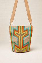 Cargar imagen en el visor de la galería, BOLSO FLECHA