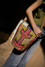 Cargar imagen en el visor de la galería, BOLSO FLECHA