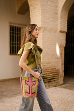 Cargar imagen en el visor de la galería, BOLSO FLECHA