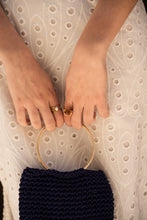 Cargar imagen en el visor de la galería, ANILLO CRUZADO PERLA