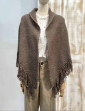 Cargar imagen en el visor de la galería, CAPA DE PUNTO BERTA