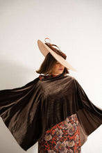 Cargar imagen en el visor de la galería, CAPA TERCIOPELO CORTA