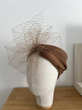 Cargar imagen en el visor de la galería, TURBANTE MARRON COBRIZO