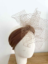 Cargar imagen en el visor de la galería, TURBANTE MARRON COBRIZO