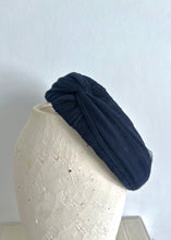 Cargar imagen en el visor de la galería, DIADEMA TUL AZUL NOCHE