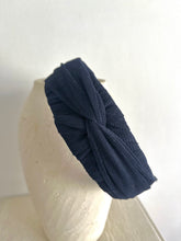 Cargar imagen en el visor de la galería, DIADEMA TUL AZUL NOCHE