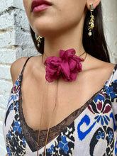 Cargar imagen en el visor de la galería, CHOKER FLOR GASA