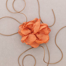 Cargar imagen en el visor de la galería, CHOKER FLOR GASA