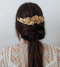 Cargar imagen en el visor de la galería, TOCADO -TIARA GREGY