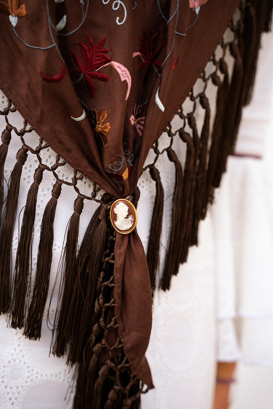 BROCHES Y PASADORES