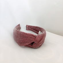 Cargar imagen en el visor de la galería, DIADEMA SINAMAY CEREZA
