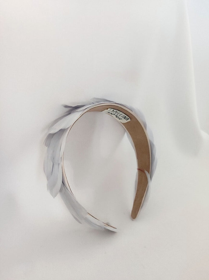 DIADEMAS PLUMAS GRIS PERLA