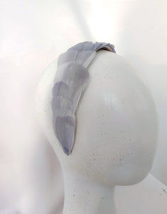DIADEMAS PLUMAS GRIS PERLA