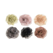 Cargar imagen en el visor de la galería, BROCHE FLOR TUL METALIZADA
