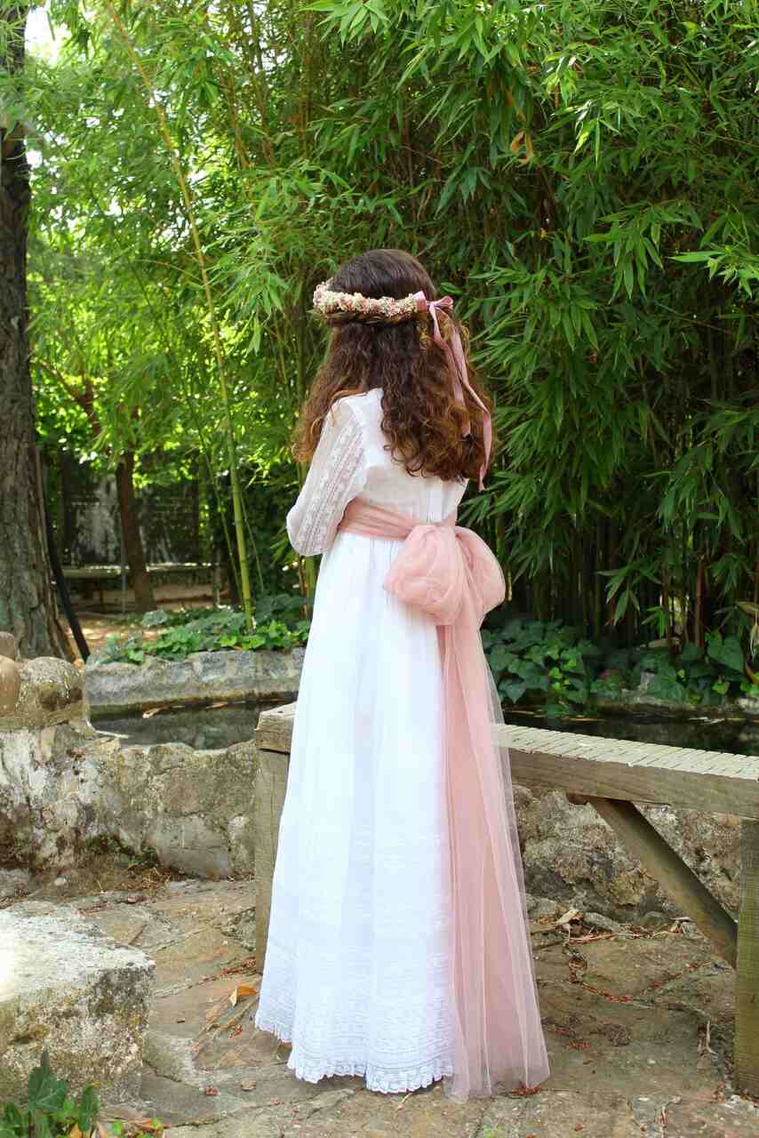 CORONA ROSA MAQUILLAJE