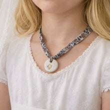 Cargar imagen en el visor de la galería, COLLAR CHOKER ARCILLA
