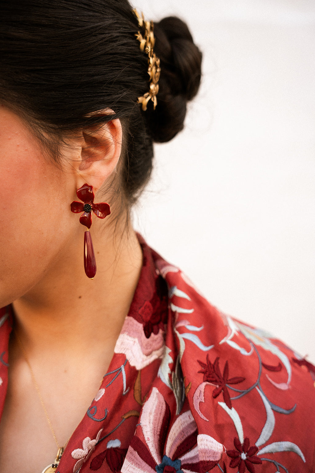 PENDIENTES FLOR ESMALTADA