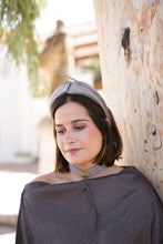 Cargar imagen en el visor de la galería, CHOKER GRIS TUL DE SEDA
