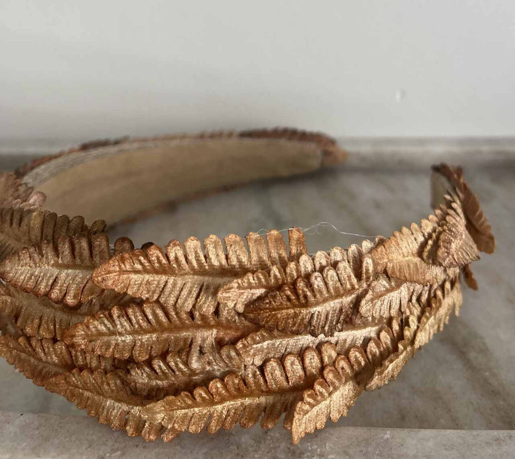 DIADEMA HELECHO COBRIZA