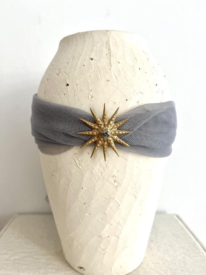 CHOKER GRIS TUL DE SEDA