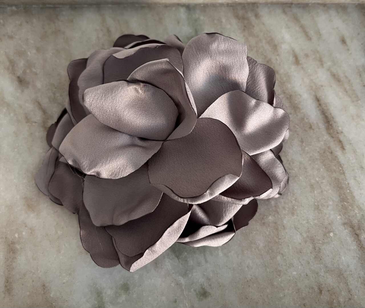 BROCHE FLOR SEDA PETALE