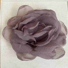 Cargar imagen en el visor de la galería, FLOR GASA TAUPE
