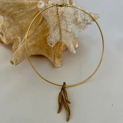 COLLAR TRIPLE HOJA