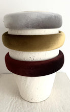 Cargar imagen en el visor de la galería, DIADEMA ABULTADA TERCIOPELO
