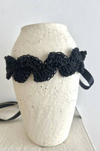 Cargar imagen en el visor de la galería, CHOKER ONDAS CROCHET
