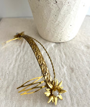 Cargar imagen en el visor de la galería, TIARA LABRADA TRASERA
