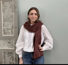 Cargar imagen en el visor de la galería, BUFANDA DE PUNTO
