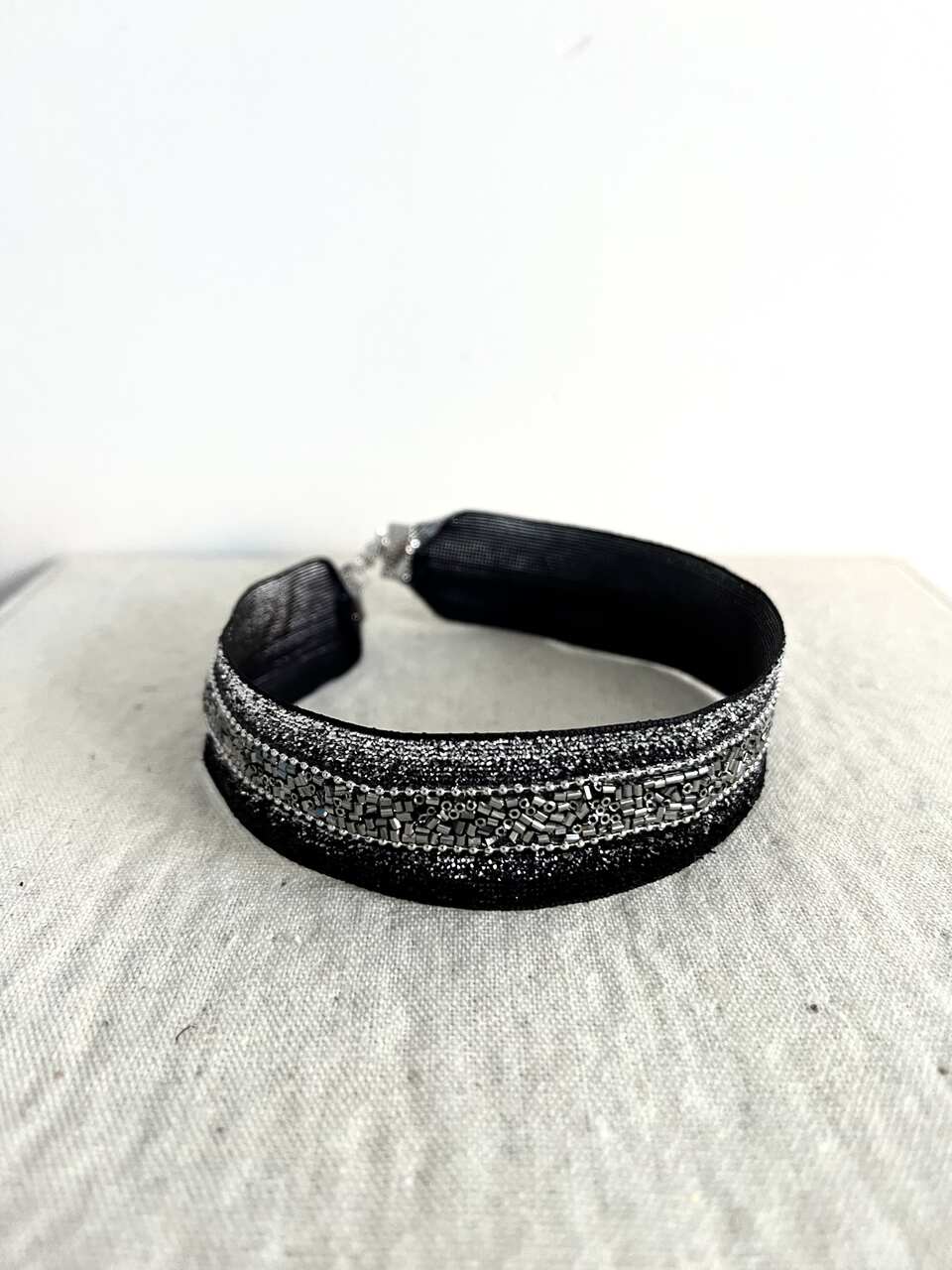 CHOKER PLATA Y NEGRO GLYTER