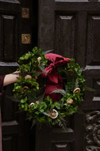 Cargar imagen en el visor de la galería, CORONA  HELECHO Y HORTENSIAS
