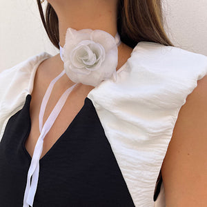 CHOKER FLOR CAMELIA BLANCA