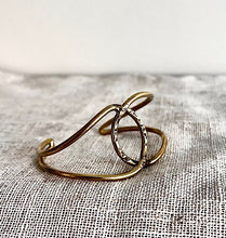 Cargar imagen en el visor de la galería, BRAZALETE CRUCE
