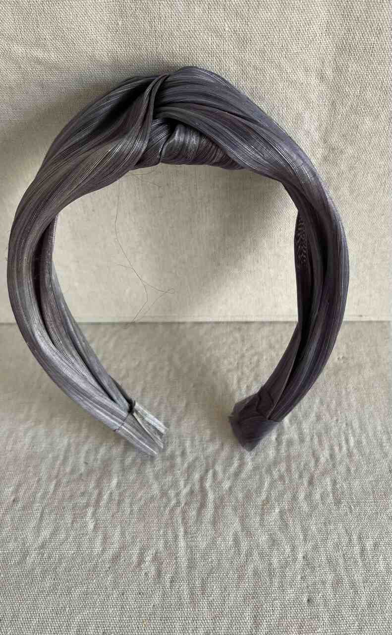 DIADEMA SINAMAY EN COLOR GRIS