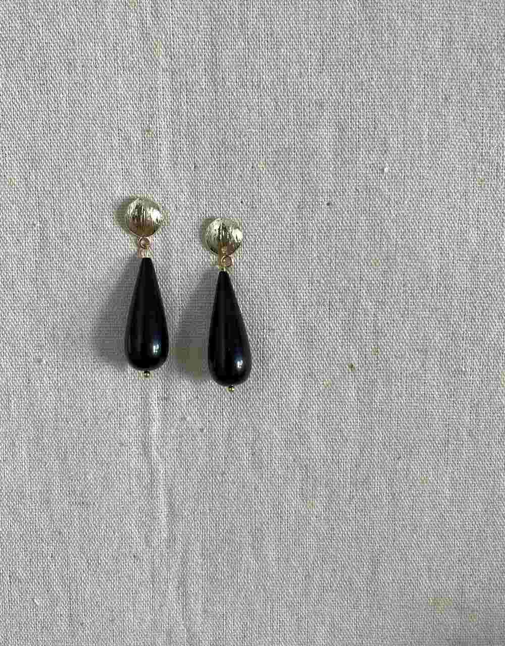 PENDIENTES LAGRIMA NEGRA