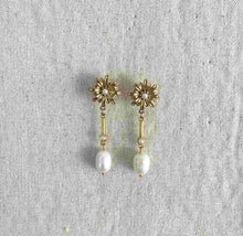 Cargar imagen en el visor de la galería, PENDIENTES MARGARITA
