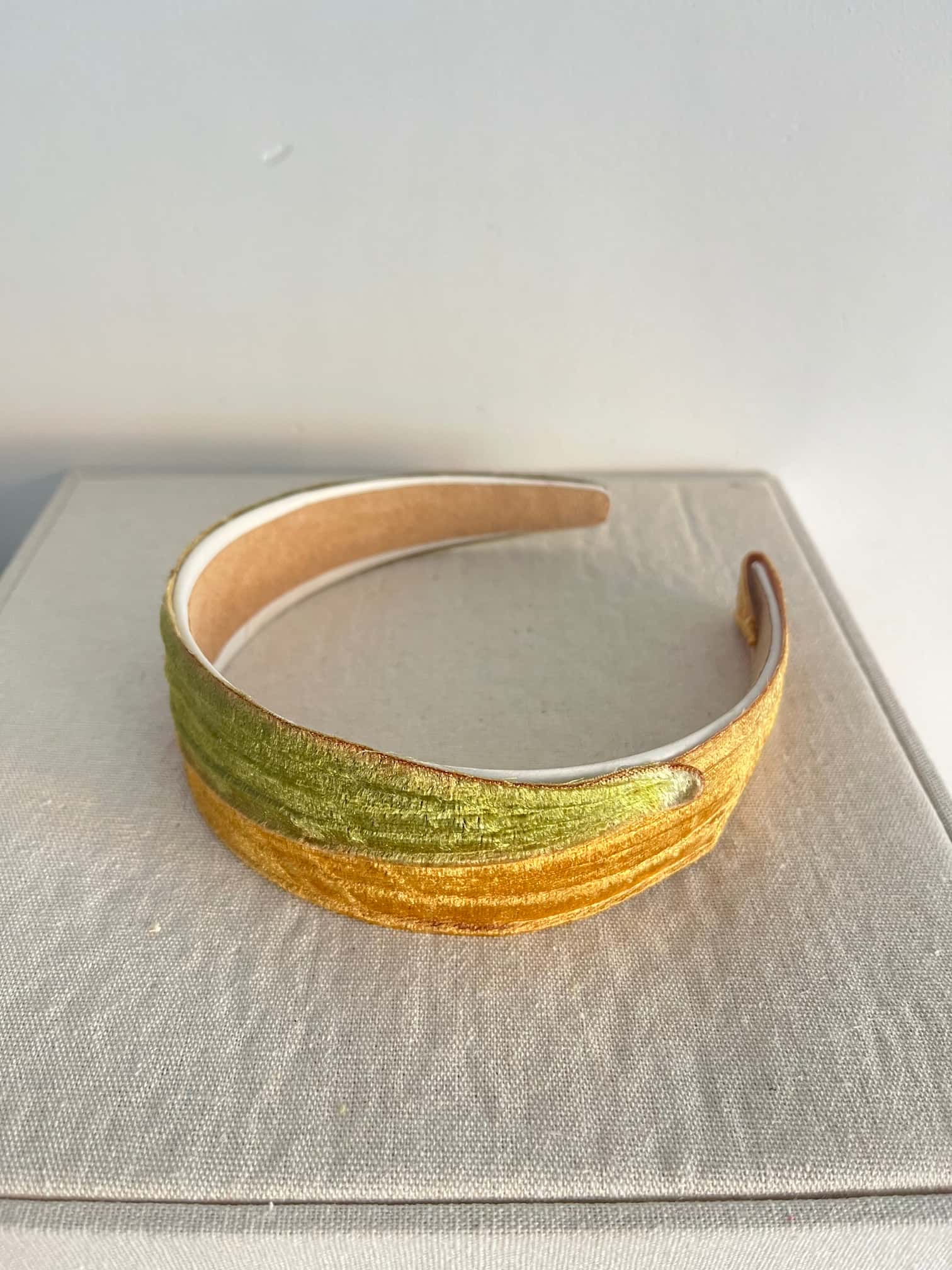 DIADEMA PALMA LIMA Y ORO