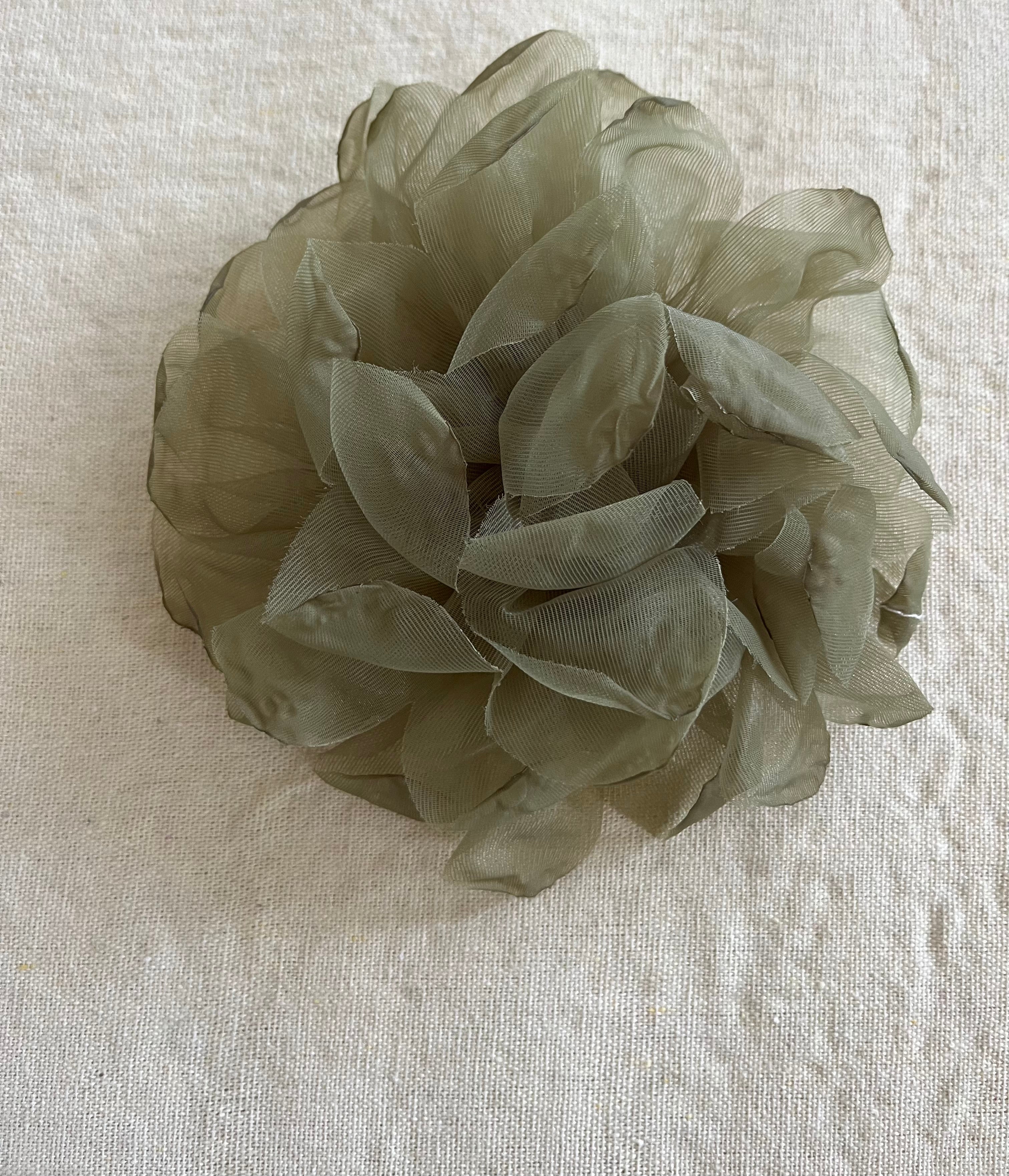 BROCHE FLOR TELA