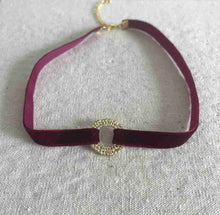 Cargar imagen en el visor de la galería, CHOKER ANILLO TERCIOPELO
