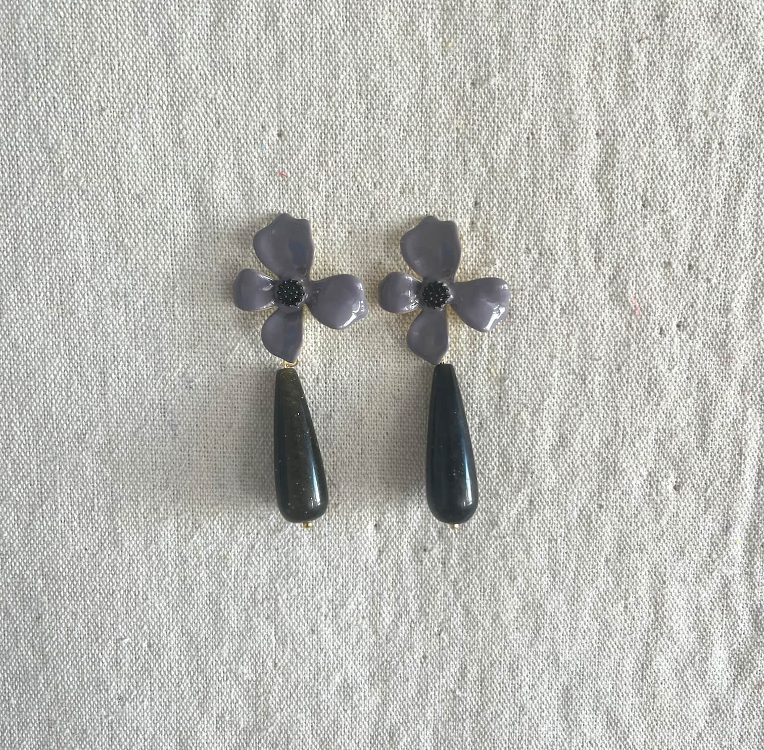 PENDIENTE ESMALTADO GRIS