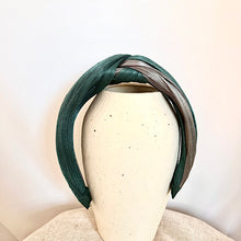 Cargar imagen en el visor de la galería, DIADEMA JADE AND GREY

