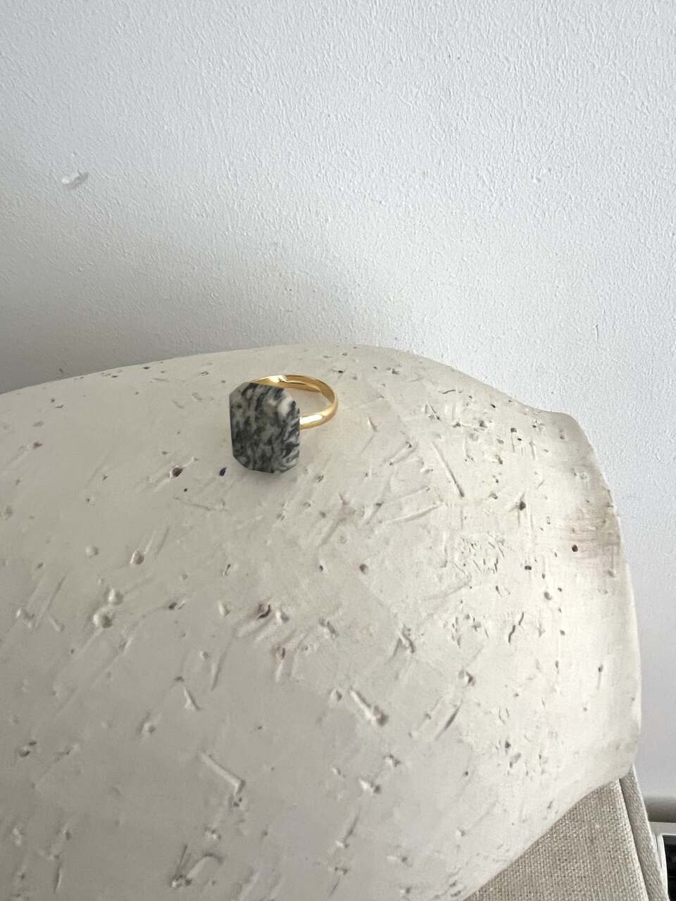 ANILLO MARMOLADO NEGRO