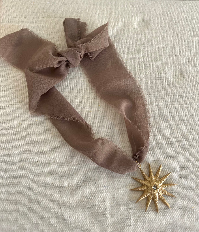 CHOKER TAUPE ESTRELLA