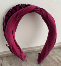 Cargar imagen en el visor de la galería, DIADEMA COLOR MAGENTA
