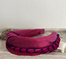 Cargar imagen en el visor de la galería, DIADEMA COLOR MAGENTA
