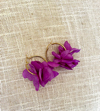 Cargar imagen en el visor de la galería, ARO FLOWER PEQUEÑOS

